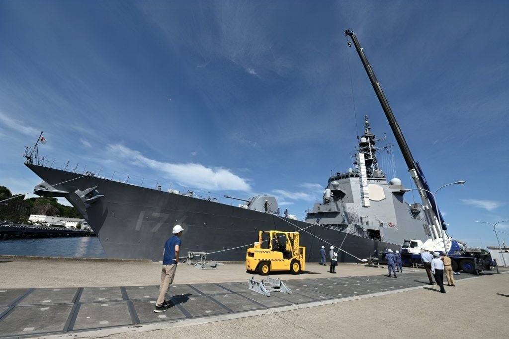 Angkatan Laut AS menjadi tuan rumah JS JS Chokai untuk pelatihan sejarah dan memperbarui rudal Tomahawk