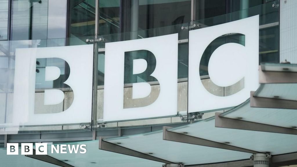 BBC ‘sangat prihatin’ karena jurnalis tidak bisa meninggalkan Vietnam
