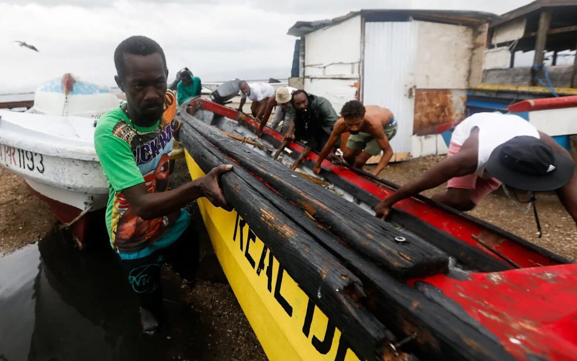 Jamaika bersiap menghadapi badai terkuat di dunia tahun ini