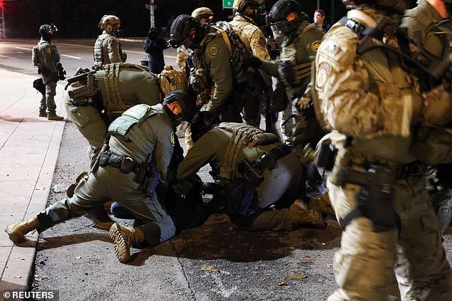 Pemadam Kebakaran Konservatif Nick Sorger ditangkap sehubungan dengan ICE di Portland: “Anda membuat kesalahan besar”