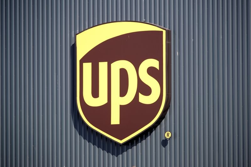 UPS memperkirakan pendapatan kuartal keempat di atas perkiraan, saham naik
