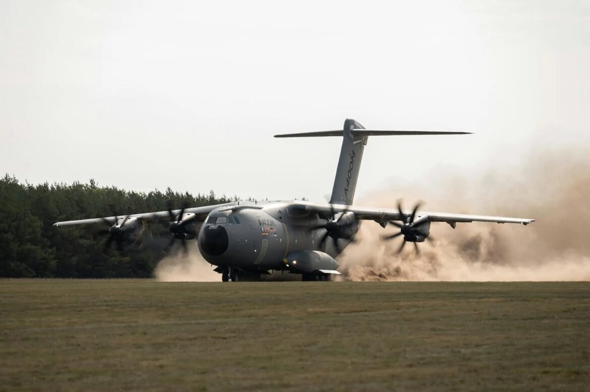 Airbus A400M Atlas berhasil mendemonstrasikan pendaratan di landasan rumput
