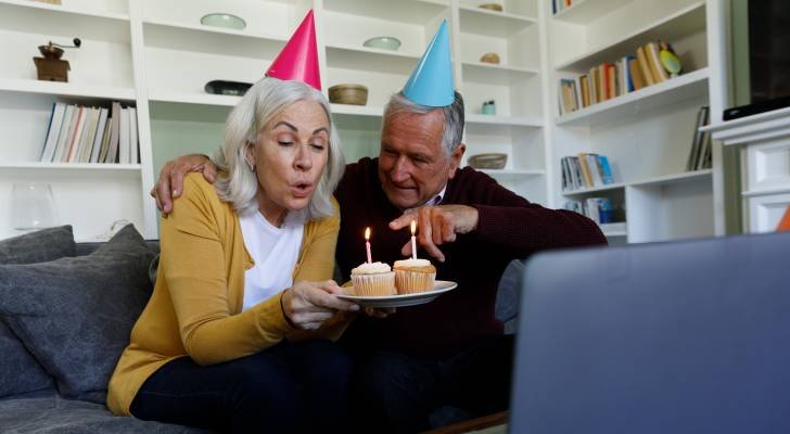 Anda mungkin tidak perlu menunggu hingga usia 70 tahun untuk mengajukan Jaminan Sosial. Inilah matematika yang akan membuka mata Anda (tetapi tidak ada yang suka menunjukkannya)