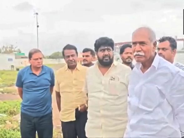 Berita India | Topan Ditwah: Puducherry CM N Rangaswamy mengulas situasi di Pantai Pelabuhan Uppalam