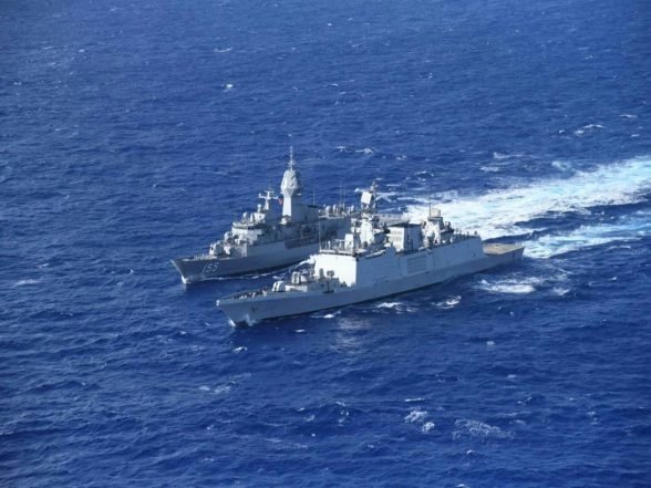 Berita dunia | INS Sahyadri berpartisipasi dalam latihan bilateral AUSINDEX 2025 dengan HMAS Ballarat Angkatan Laut Australia di Pasifik Utara