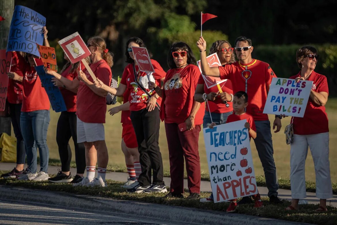 Dewan Sekolah Palm Beach County meningkatkan standar dan bonus untuk staf distrik