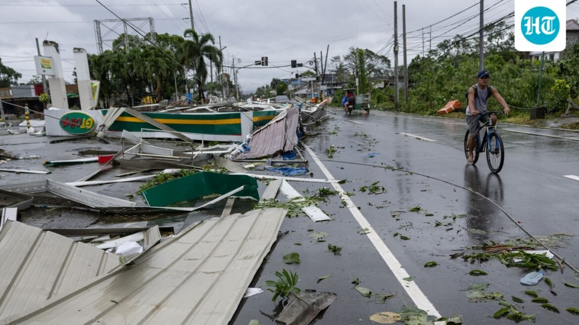 Dua orang tewas, lebih dari 1,4 juta orang mengungsi saat Topan Fung Wong meninggalkan Filipina