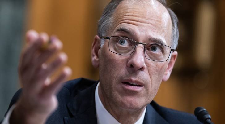 Ekonom Mark Zandi mengatakan 22 negara bagian sudah berada dalam resesi, berdasarkan dua indikator yang jelas. Bagaimana melindungi diri Anda sekarang