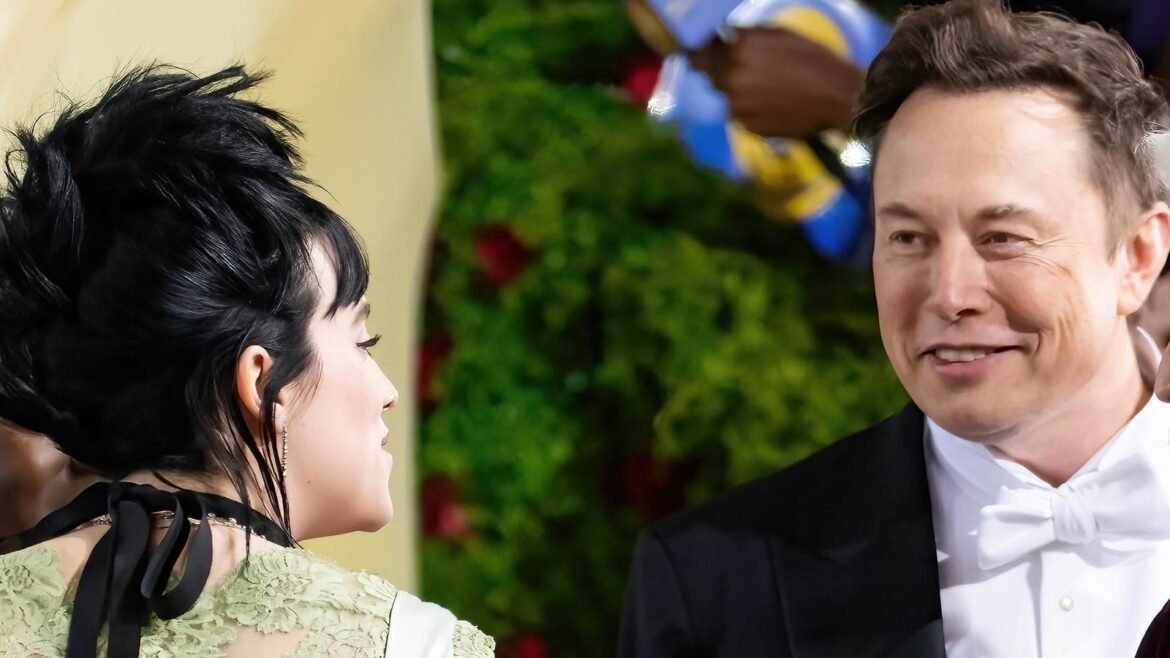 Elon Musk mengecam Billie Eilish setelah dia mengecam miliarder karena menimbun kekayaan