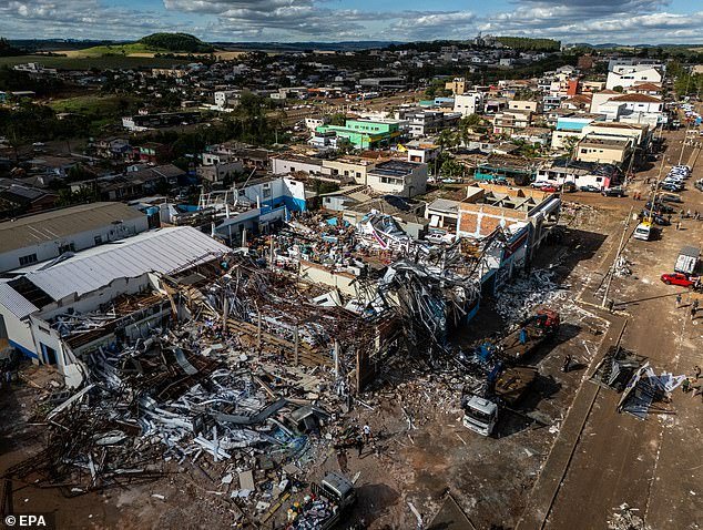Enam orang tewas dan ratusan lainnya luka-luka setelah tornado dahsyat meninggalkan jejak kehancuran di Brasil
