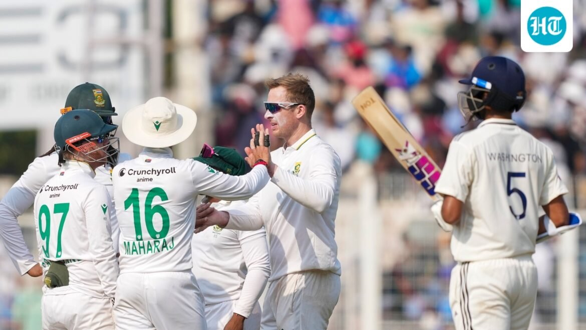 India jatuh ke dalam perangkapnya sendiri setelah masalah spin kembali terjadi di Kolkata; Afrika Selatan memimpin seri ini