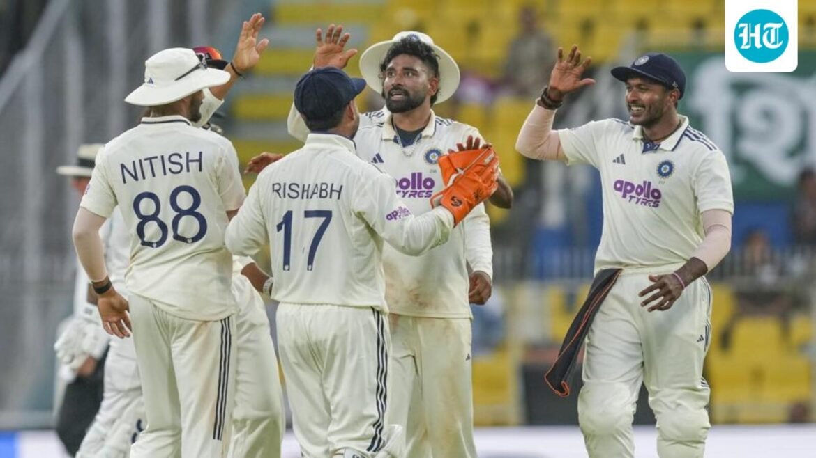 India vs Amerika Selatan: Hat-trick Kuldeep membantu India memimpin pada Hari 1