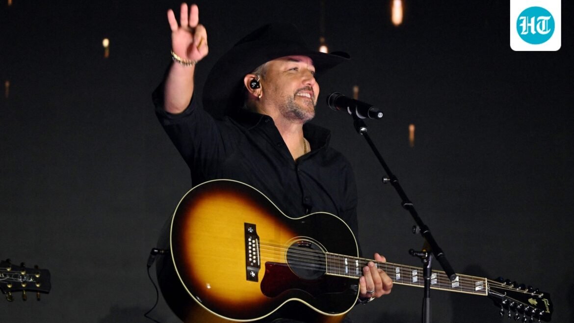 Jason Aldean menghormati Charlie Kirk dan debut album baru ‘Songs About Us’ di Patriot Awards.