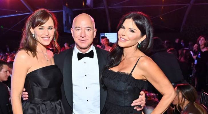 Jeff Bezos Memperingatkan Anda Mungkin Memikirkan Kembali Membeli ‘Mobil Baru, Kulkas, atau Apa Pun’