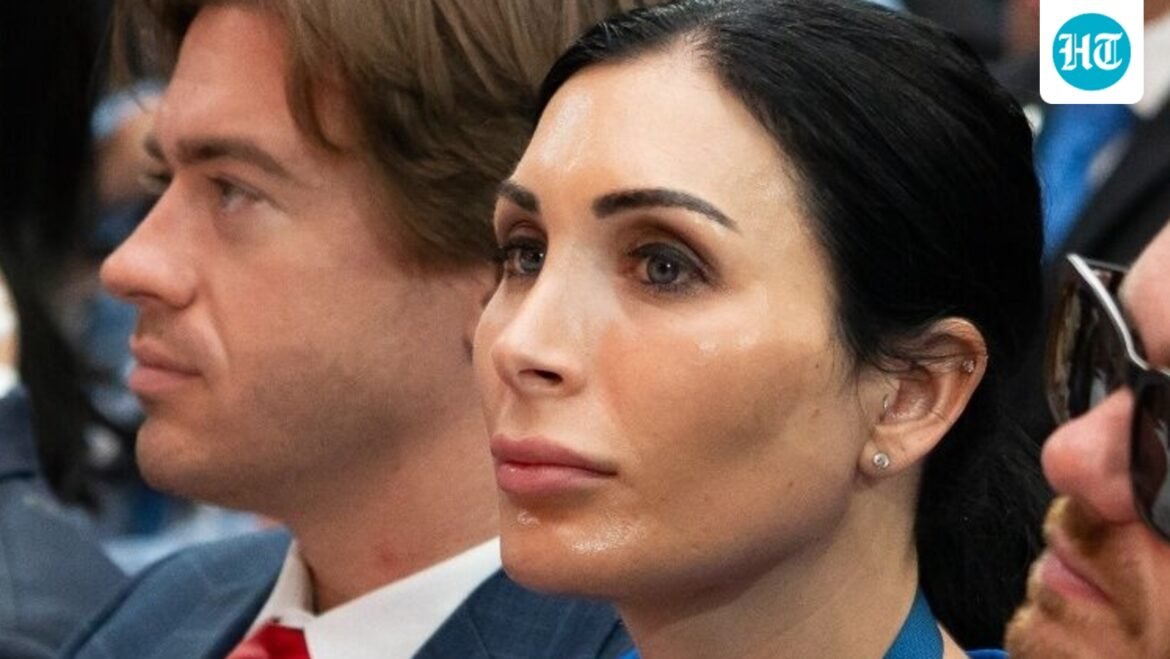 Laura Loomer marah setelah Trump memuji Mamdani: ‘Apakah hanya akan menormalisasi komunisme?’