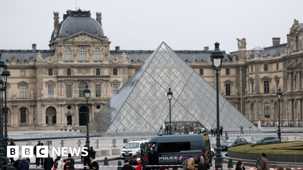 Louvre menutup galeri karena masalah struktural