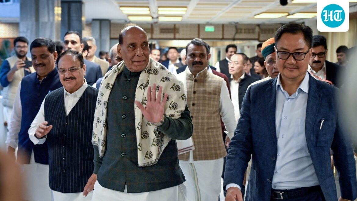 Oposisi ingin parlemen membahas SIR, ledakan di Delhi, dan polusi udara. Apa yang dikatakan menteri pada malam sesi musim dingin