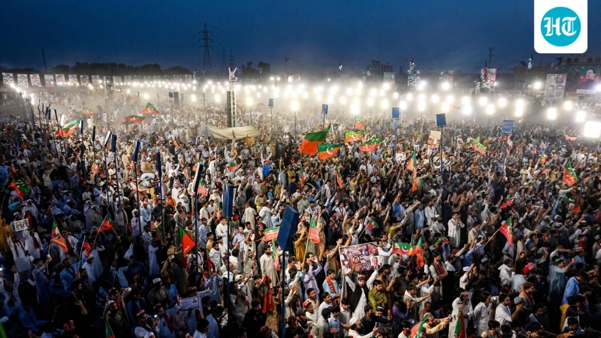 Pak menentang aliansi yang akan mengadakan protes nasional terhadap Amandemen Konstitusi ke-27, yang memberi Asim Munir lebih banyak kekuasaan