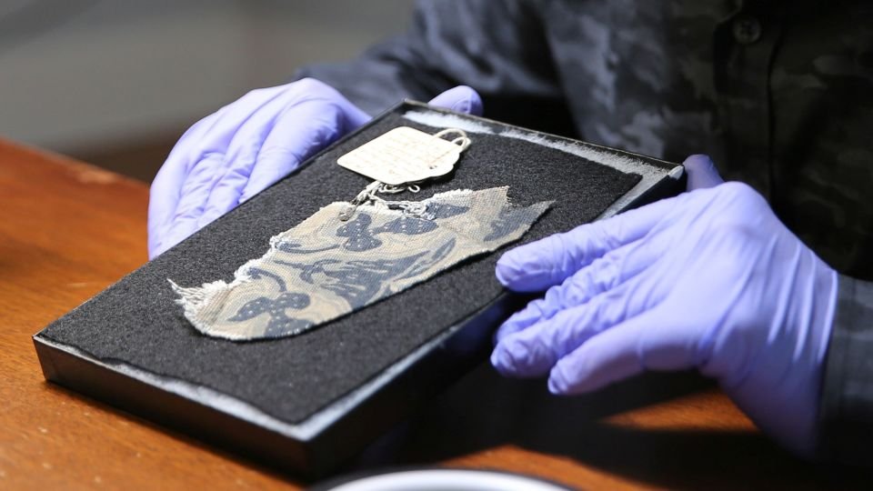 Para peneliti mengatakan mereka telah menguji dan mengurutkan DNA Hitler. Sebuah film dokumenter baru mengungkap temuan tersebut