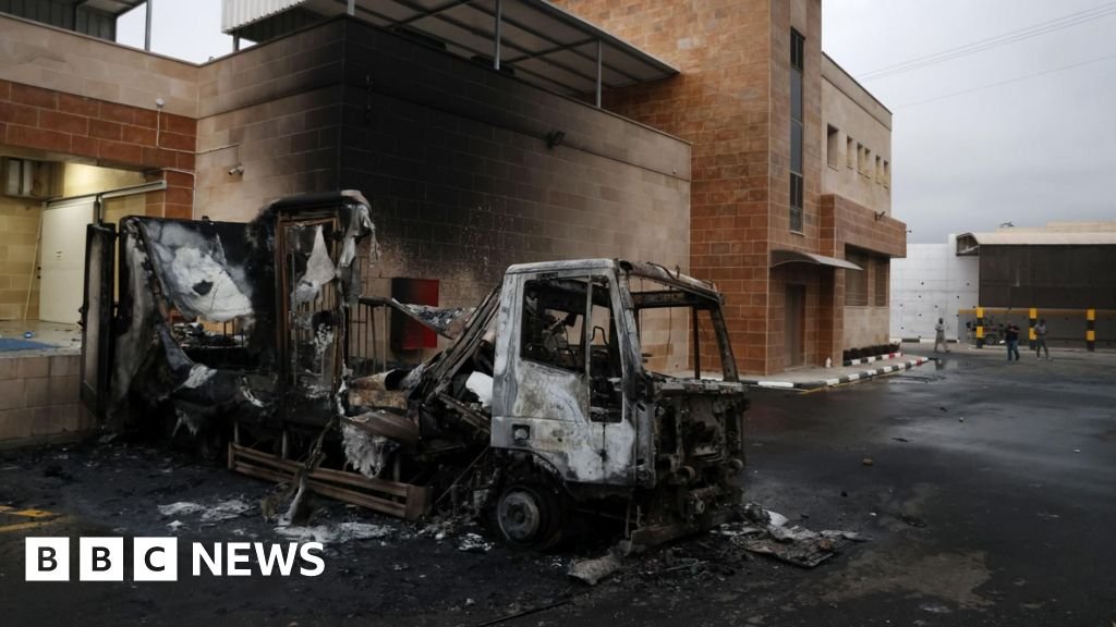 Pemukim Israel membakar gudang dan tanah warga Palestina ketika serangan meningkat di Tepi Barat