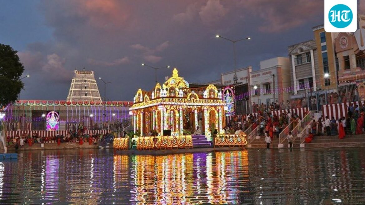 Penganut Tirupati menyumbangkan lebih dari 100 alat bantu dengar senilai Rs 20 lakh kepada TTD