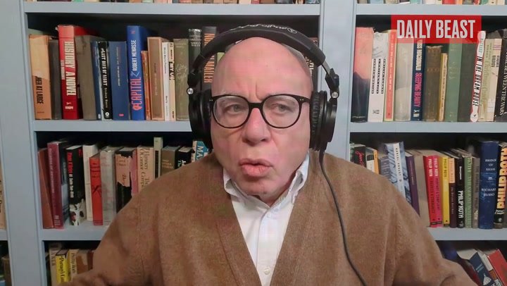 Penulis biografi presiden mengatakan bahwa “sangat penting” bagi Trump untuk dianggap sebagai “pria yang dikelilingi oleh wanita.”