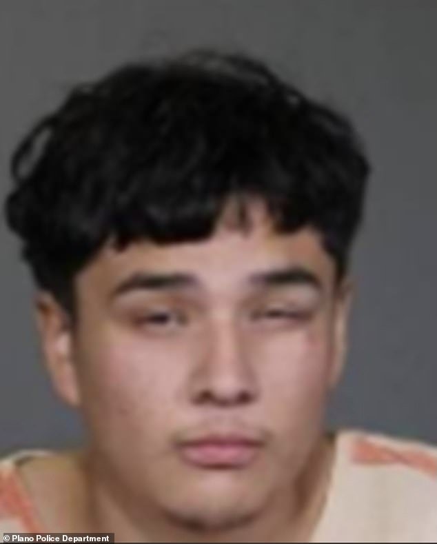 Penyergapan pelari yang mengerikan oleh migran berusia 17 tahun berwajah bayi dan memegang palu yang SUDAH dideportasi