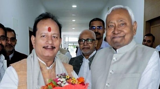 Perseteruan keluarga Lalu Yadav semakin dalam; NDA menyiapkan formula pembentukan pemerintahan| Berita India