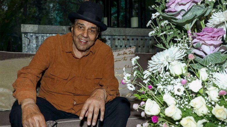 Pertemuan Doa Dharmendra: Bollywood Berduka atas Kematian Aktor Legendaris, Keluarga Deol Mengadakan Pertemuan Doa ‘Perayaan Kehidupan’ di Mumbai