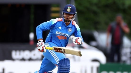 Piala Asia India vs UEA. Bintang yang sedang naik daun. Skor Langsung: 17-bola 50 untuk Vaibhav Suryavanshi, menghancurkan UEA dalam performa yang kuat