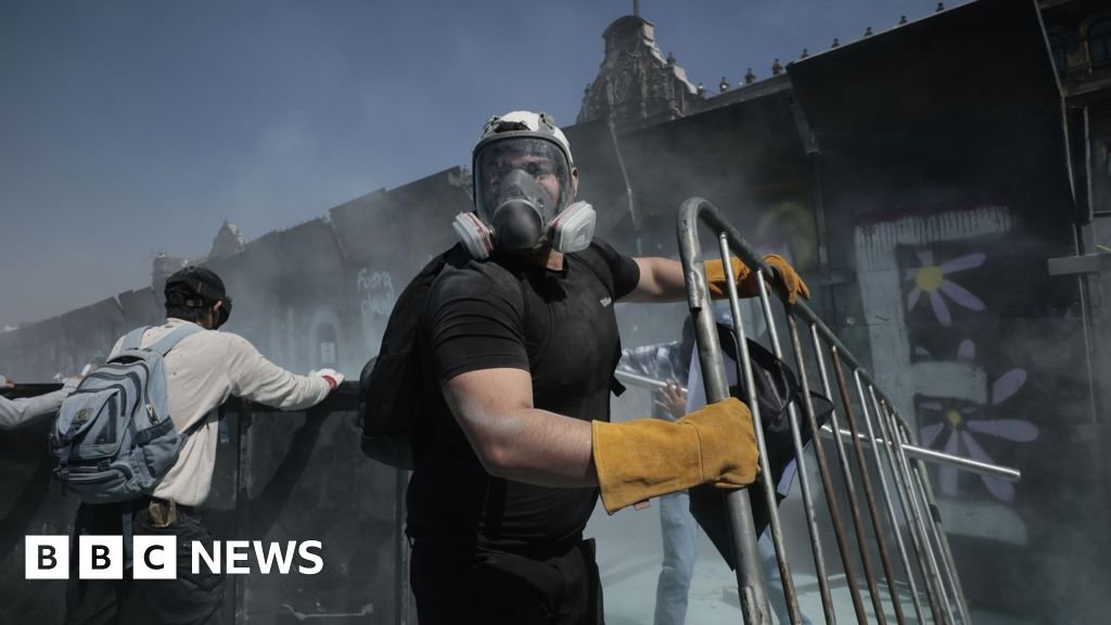 Ribuan orang memprotes pemerintah Meksiko atas kejahatan kekerasan