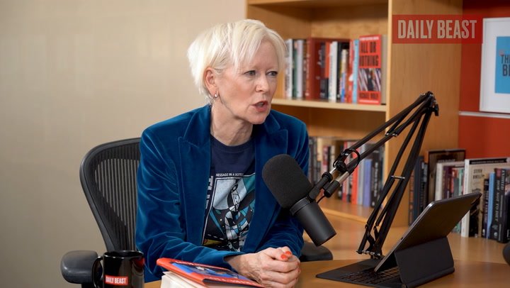 Seorang koresponden Gedung Putih berbicara tentang gaya hidup aneh presiden berusia 79 tahun itu di Daily Beast Podcast.