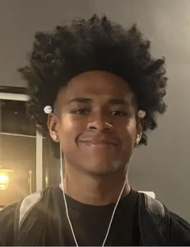 Seorang remaja berusia 17 tahun dikenang sebagai pilar komunitas setelah dia ditembak saat meninggalkan pertandingan sepak bola.