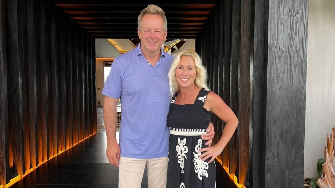 Siapa Brian Glenn? Semua tentang pacar Marjorie Taylor Greene saat dia bereaksi terhadap pengunduran dirinya yang mengejutkan