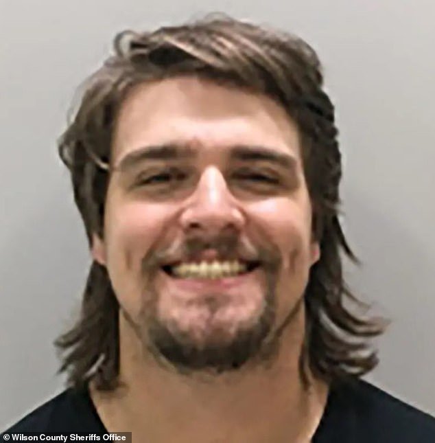 Snitch mengungkap rahasia di balik penjahat baru Nashville: gosip Broadway di balik pintu tertutup…