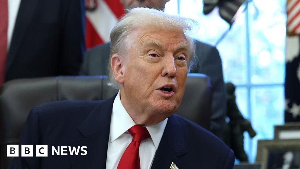 Trump akan memerintahkan penyelidikan atas dugaan hubungan Epstein dengan Clinton dan bank