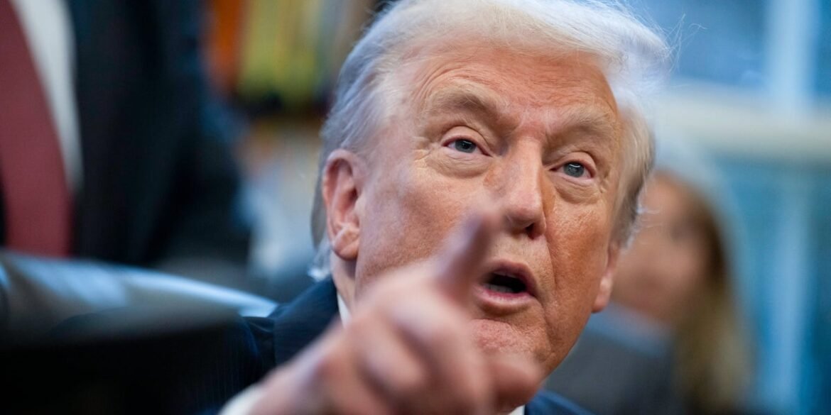 Trump mencaci-maki anggota parlemen negara bagian merah karena menentangnya