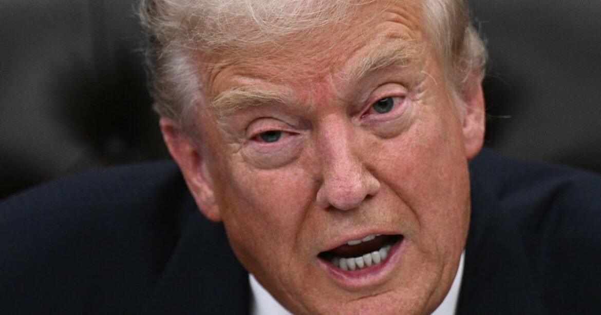 Trump menyerukan eksekusi terhadap anggota oposisi di tengah kontroversi mengenai perintah ilegal