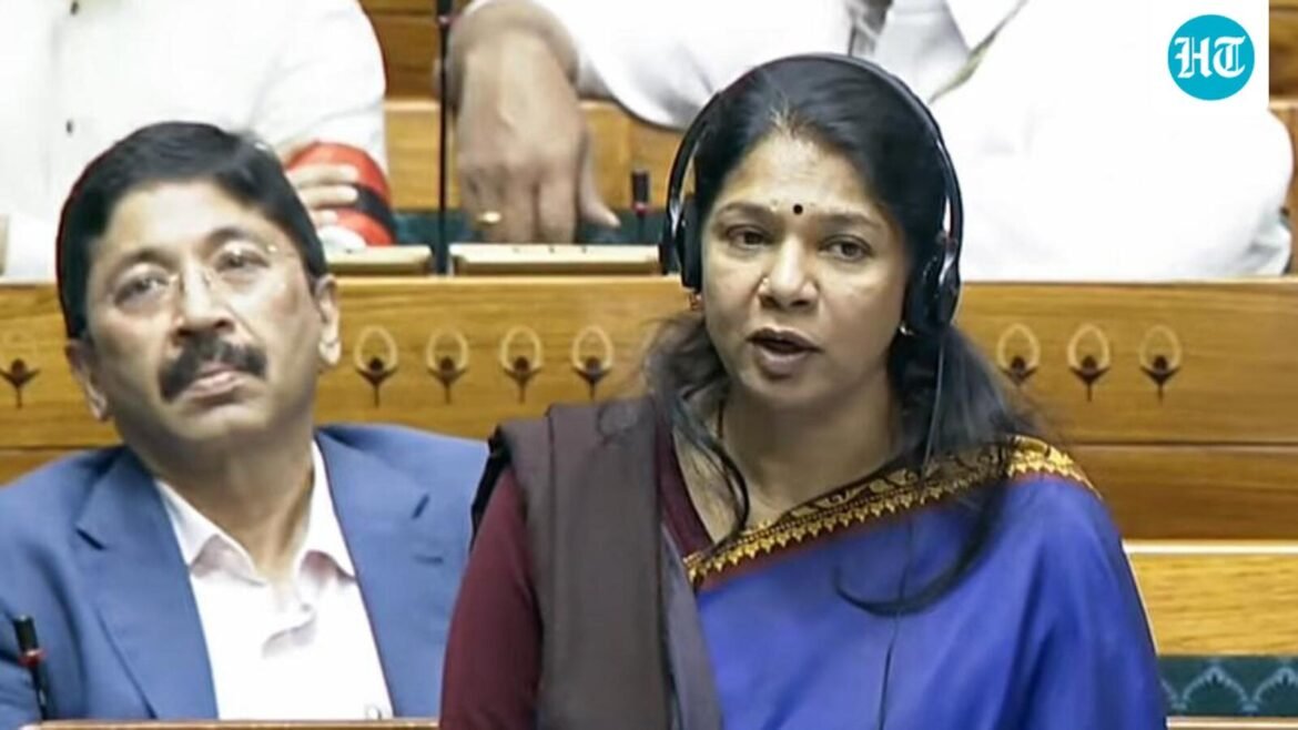 Anggota parlemen Oppn meminta penangguhan hakim saat dia memanggil pejabat