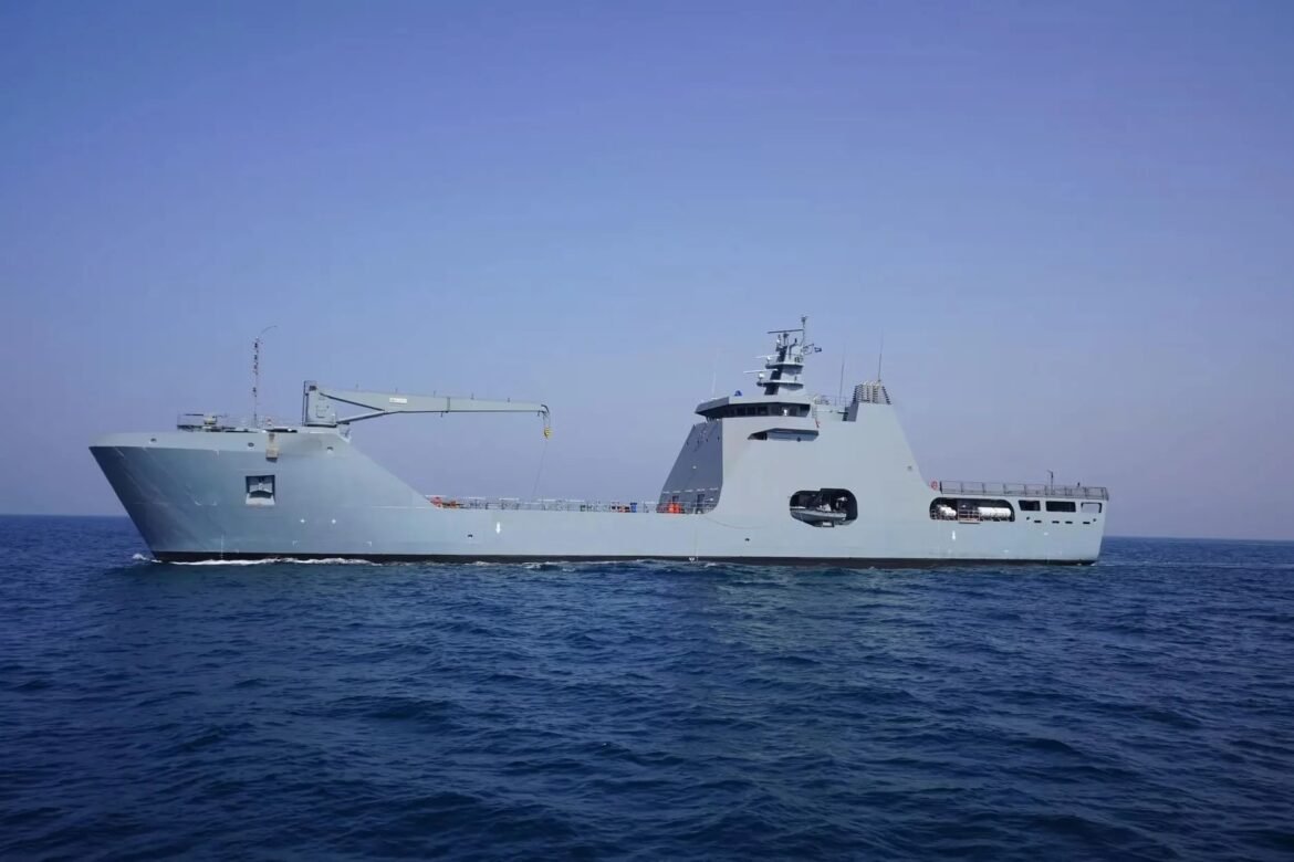 Angkatan Laut AS melanjutkan program kapal amfibi dengan proyek LST-100 setelah proyek fregat dibatalkan