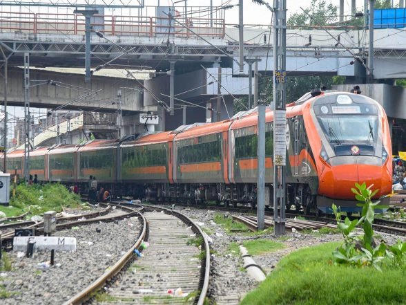 Berita India | IRCTC memulai uji coba makanan khusus di kereta Vande Bharat dan Amrit Bharat tertentu