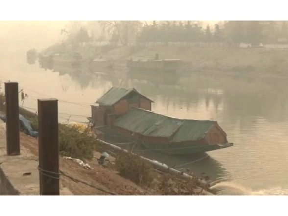 Berita India | JK: Gelombang dingin terus berlanjut di lembah Kashmir, dengan suhu turun di bawah nol