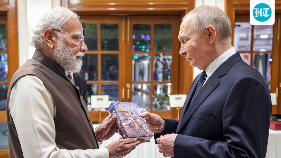 Hadiah PM Modi kepada Putin berkisar dari Kashmir hingga Bengal dan sekitarnya, daftarnya mencakup salinan khusus Gita | Detail, foto