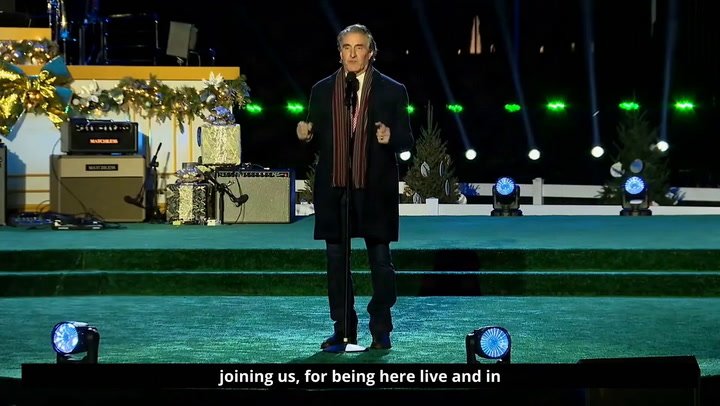 MAGA Goon membuat penonton bersorak untuk Trump