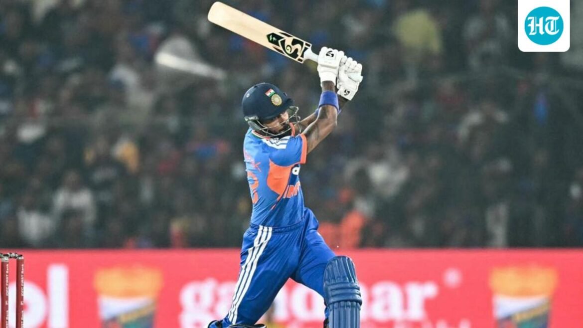 Pandya, para pemain bowling memberikan kemenangan besar bagi India