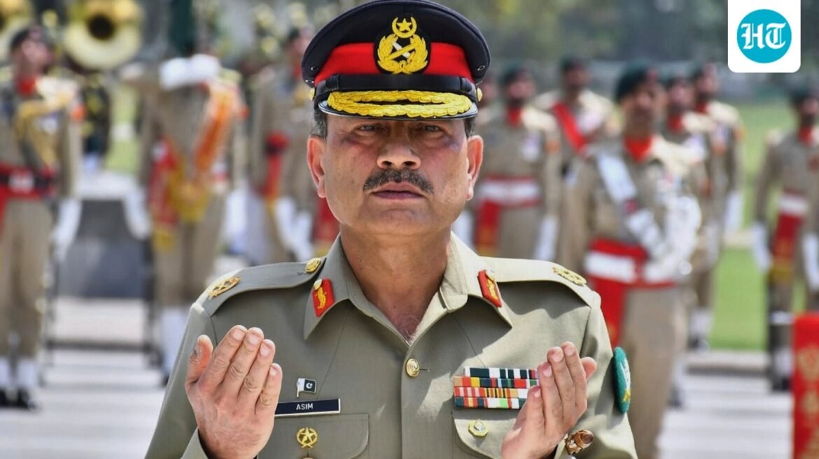 Panglima Angkatan Darat Asim Munir sengaja “meningkatkan ketegangan” dalam hubungan dengan Afghanistan: mantan Perdana Menteri Pakistan Imran Khan