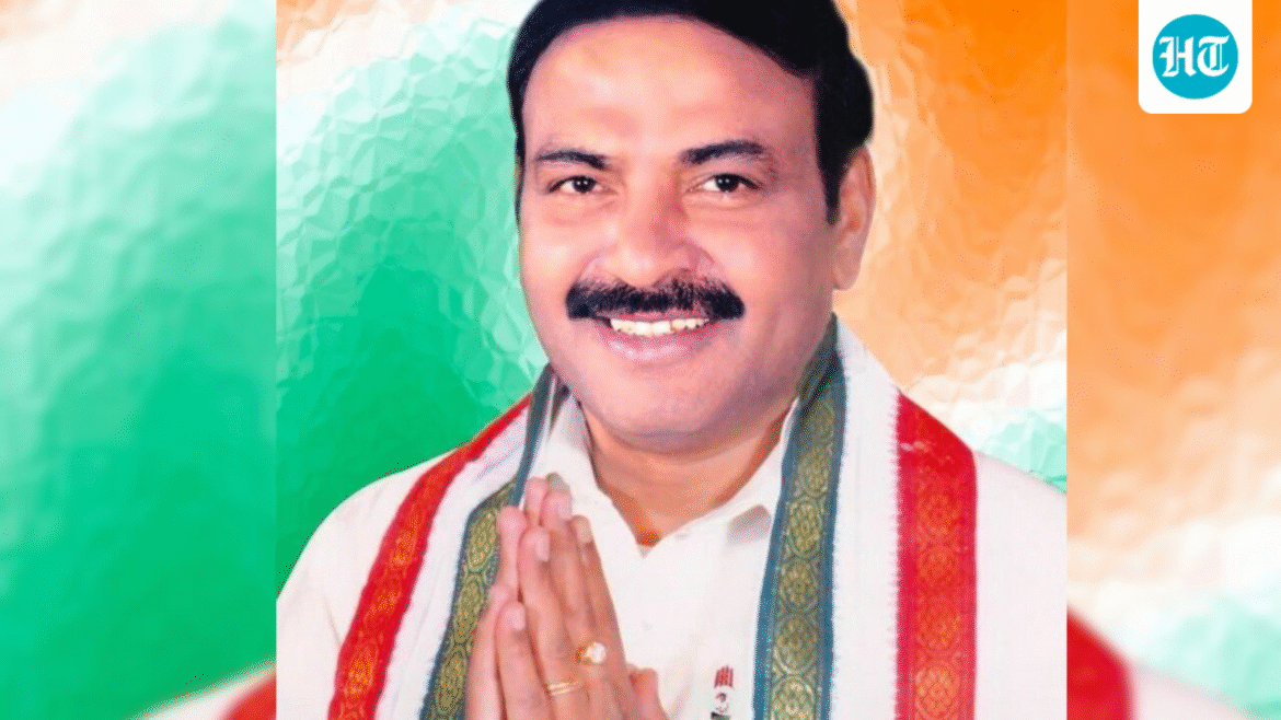 Pemimpin Kongres, MLA RV Devaraj tiga kali meninggal pada usia 67; upeti mengalir masuk