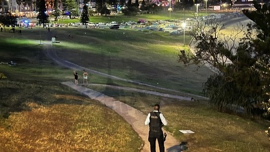 Penembakan langsung di Pantai Bondi: 12 orang tewas di Sydney, polisi menyebutnya sebagai serangan teroris