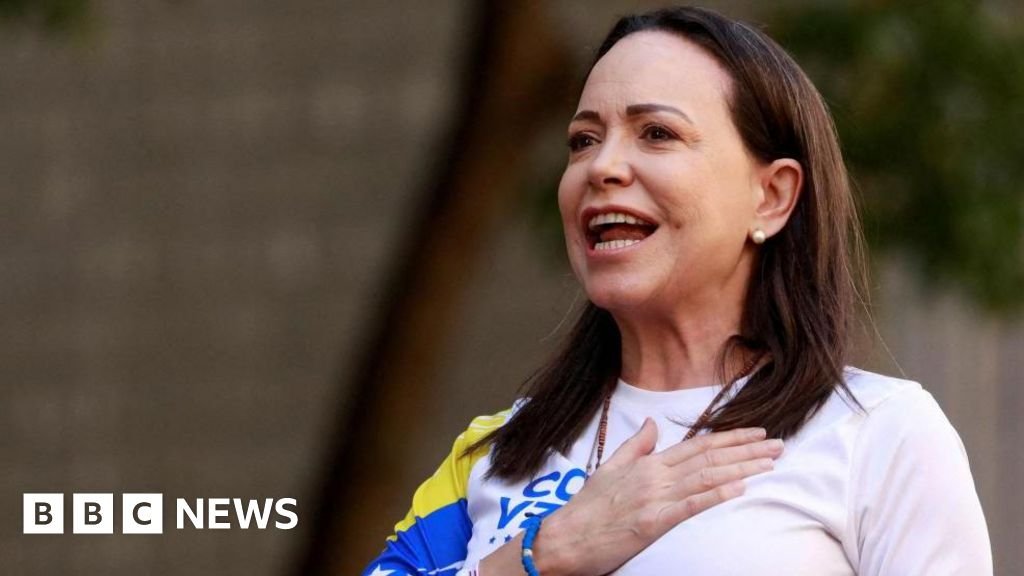 Putri seorang penerima Hadiah Nobel Perdamaian menerima penghargaan atas namanya