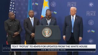 Sebuah foto terbaru memperlihatkan tangan Donald Trump yang sakit tak kunjung membaik